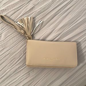 NEW WITH TAGS! Adrienne Vittadini beige charging wallet
